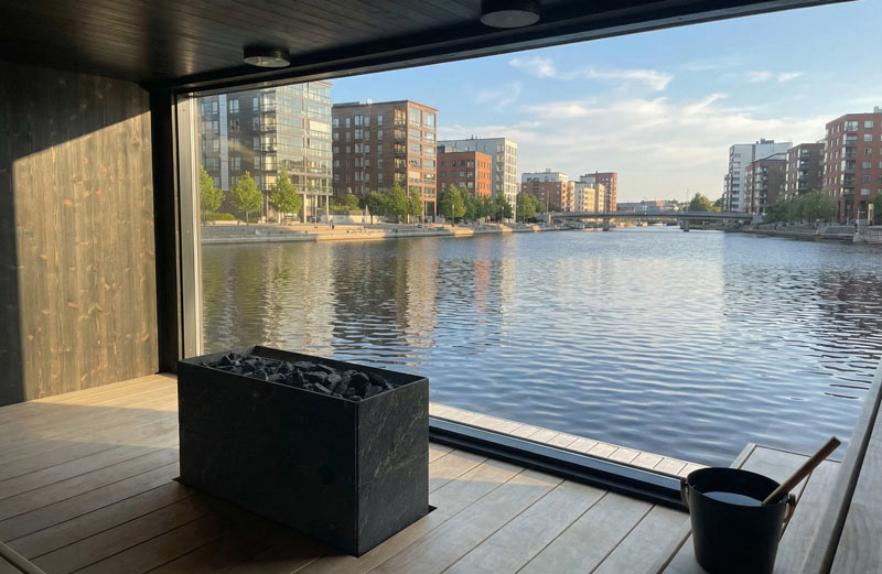 Desavu Floating Sauna city view